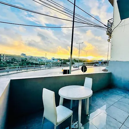 Xl Marina Apartment, 5 Bedroom Queen Beds, Walk To Sliema St Julian's