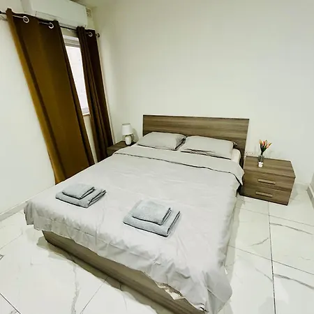 Xl Marina Apartment, 5 Bedroom Queen Beds, Walk To Sliema St Julian's Appartamento Gzira