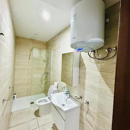 Xl Marina Apartment, 5 Bedroom Queen Beds, Walk To Sliema St Julian's Gzira