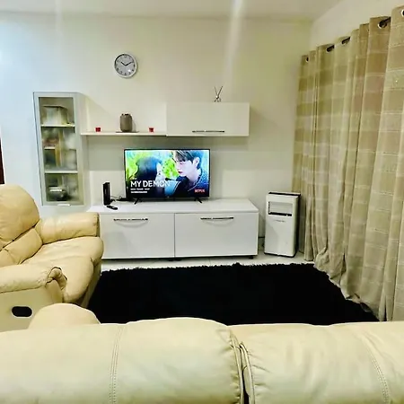 Xl Marina Apartment, 5 Bedroom Queen Beds, Walk To Sliema St Julian's Apartman Gżira