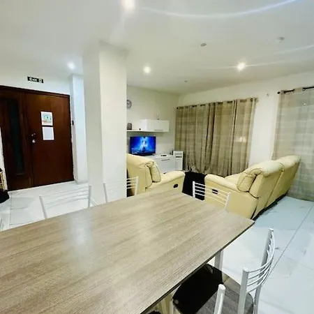 Xl Marina Apartment, 5 Bedroom Queen Beds, Walk To Sliema St Julian's *
