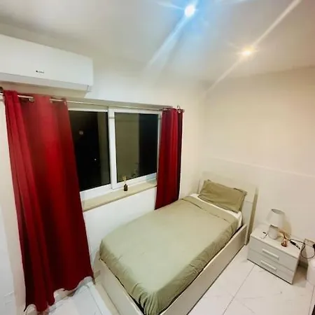 Xl Marina Apartment, 5 Bedroom Queen Beds, Walk To Sliema St Julian's Apartman *