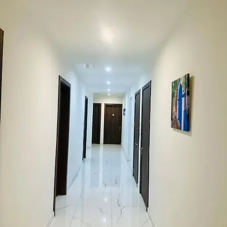 Apartman Xl Marina Apartment, 5 Bedroom Queen Beds, Walk To Sliema St Julian's *