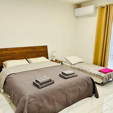 Xl Marina Apartment, 5 Bedroom Queen Beds, Walk To Sliema St Julian's