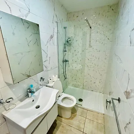 Xl Marina Apartment, 5 Bedroom Queen Beds, Walk To Sliema St Julian's Apartman Gżira